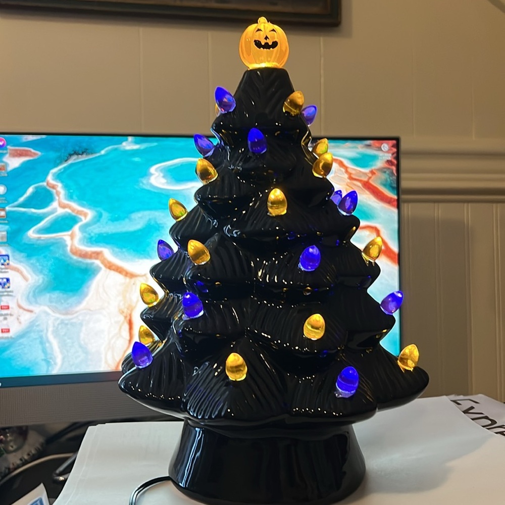Mr Christmas Vintage style Halloween light up ceramic tree